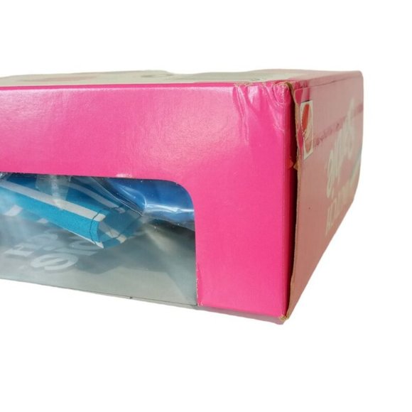 Dutch Barbie #11104 Vintage Mattel 1993 Dolls of the World MINT-NRFB Spcl Ed - Picture 7 of 11